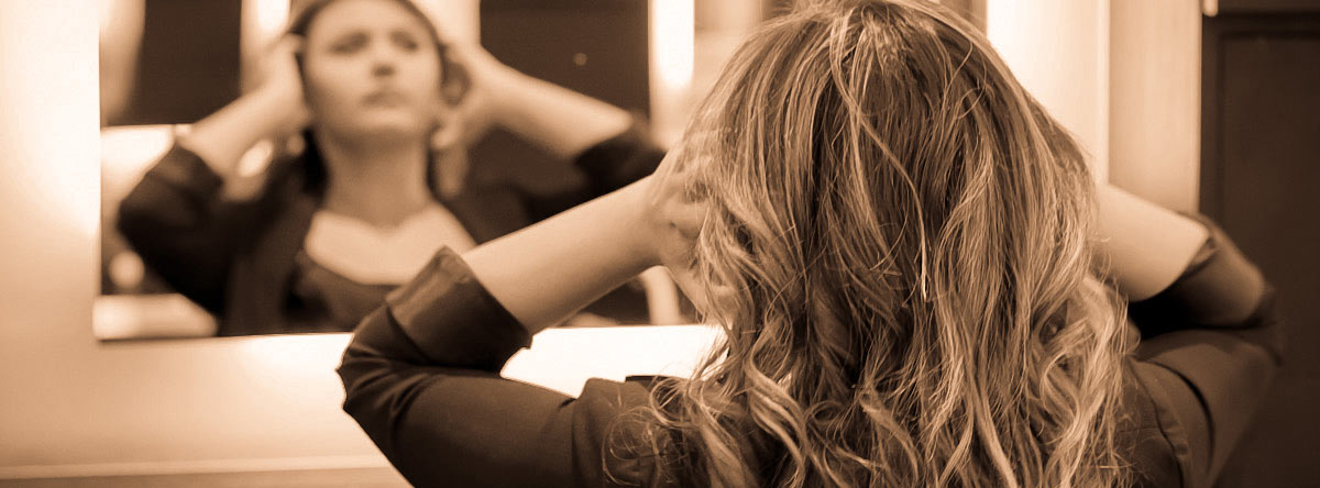 background photo for Che Bangs The Salon